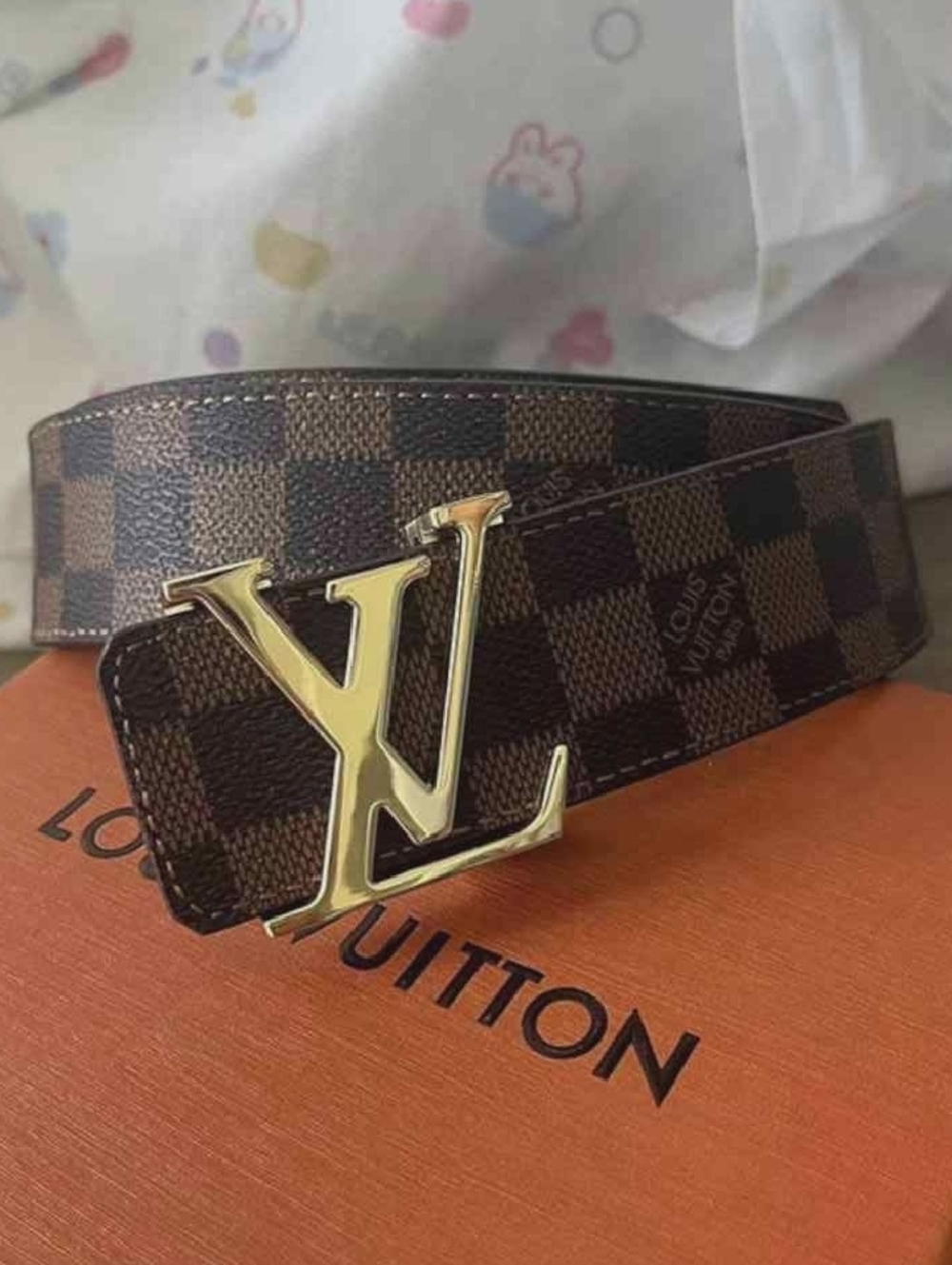 Louis Vuitton Damier Canvas Belt with Gold LV Buckle - Picture 8 of 8
